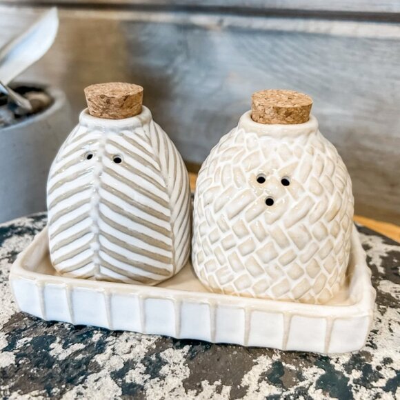 Textured Salt & Pepper Set - Picture 2 of 3